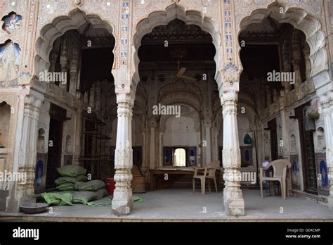 Courtyard Of An Old Haveli In Mandawa Rajasthan India Stock Photo Alamy