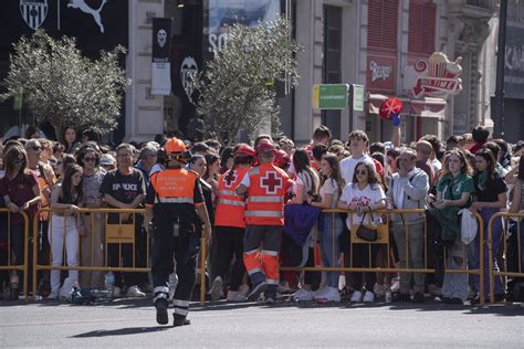 Cruz Roja Atiende A 38 Personas Durante El Castillo De La Nit Del Foc