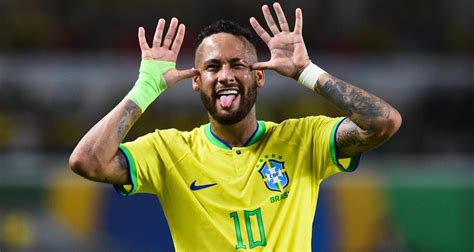 Brésil Neymar Vise Une Autre Légende Après Pelé