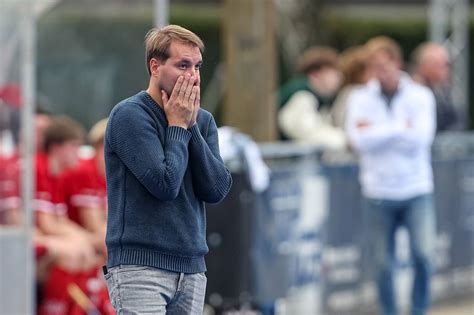 Hockey Sieg und Niederlage für Herren des Crefelder HTC