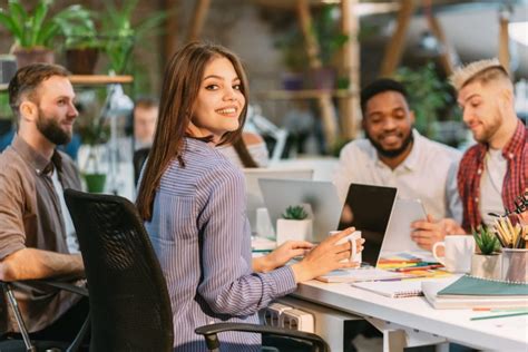 Quais profissionais podem trabalhar em um espaço de coworking Espaço