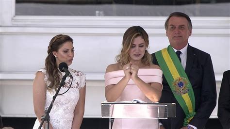 Michelle Bolsonaro Faz Discurso Em Libras Globo News Jornal Globonews