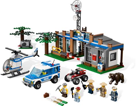 Forest Police Station LEGO Set | City - Netbricks | Rent awesome LEGO sets and save money