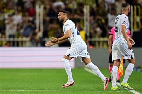 Cenk Tosun B Y K Fenerbah E Taraftar Futbol Haberleri