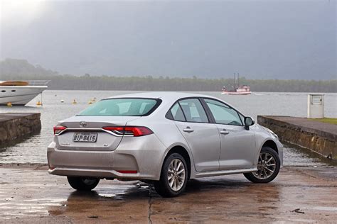 Novo Toyota Corolla Gli Conhe A A Vers O De Entrada Do Sed