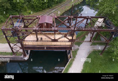 Trestle structure hi-res stock photography and images - Alamy