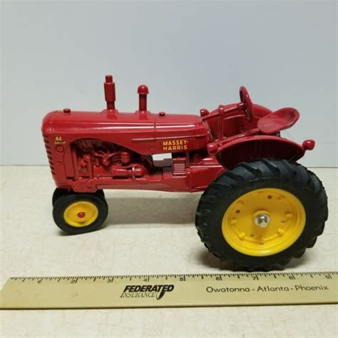 Toy Massey Harris 44 Special Tractor Ertl 1 16th Scale Tractor Narrow Front Ebay