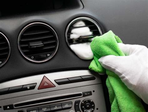 Preparation For Cleaning Air Vents In A Car Moje Auto