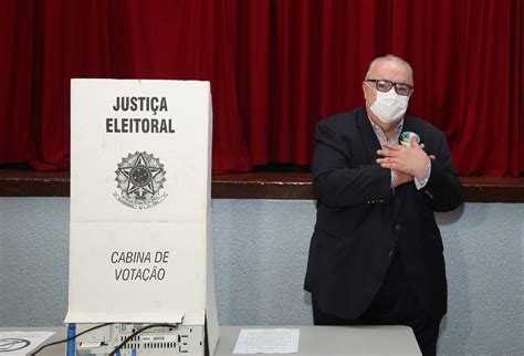 Rafael Greca do DEM é reeleito prefeito de Curitiba Blog