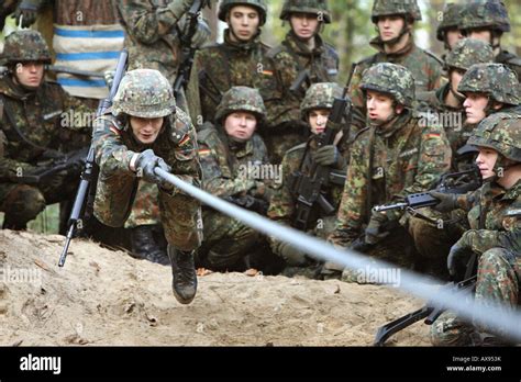 Bundeswehr Bundesheer Bung Fotos Und Bildmaterial In Hoher Aufl Sung