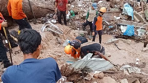 Dompet Dhuafa Bantu Pencarian Korban Banjir Dan Tanah Longsor Di