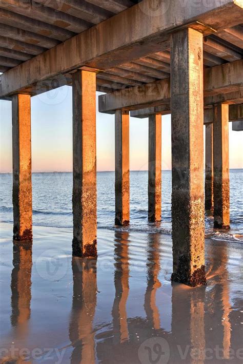 Coney Island Beach at Sunset 16192168 Stock Photo at Vecteezy