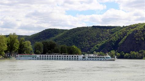 Cruise ship on the Danube by UdoChristmann on DeviantArt