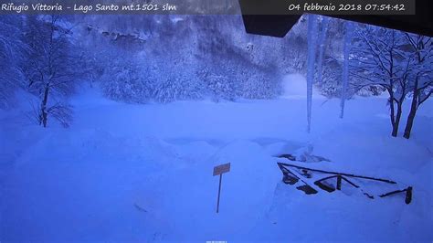 La Neve Torna A Dare Spettacolo Bianco Risveglio Domenicale Per L