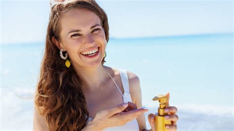 How To Choose The Right Sunscreen For Your Skin Type Check Complete Guide