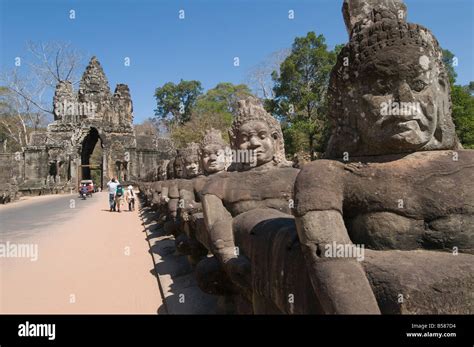 South Gate To Angkor Thom Angkor Unesco World Heritage Site Siem