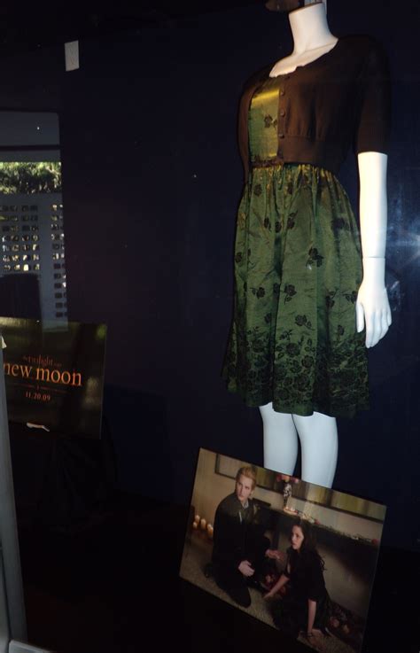 Hollywood Movie Costumes And Props The Twilight Saga New Moon Bella
