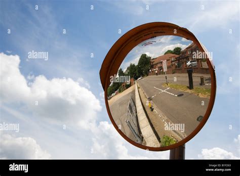 Circular Mirror Convex Hi Res Stock Photography And Images Alamy