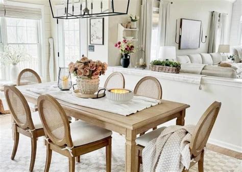 Stylish Pony Wall Ideas For Dining And Kitchen Spaces