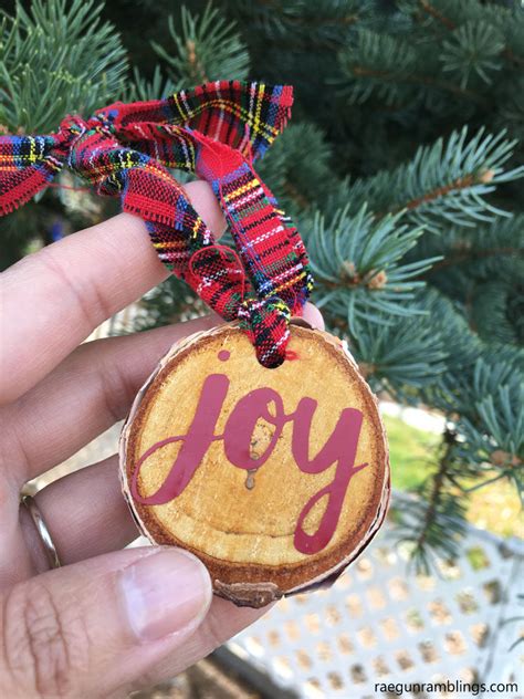 10 Minute Wood Slice Joy Ornament And More Diy Ornaments Rae Gun