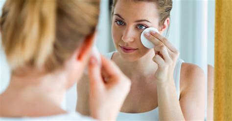 Cómo hacer un desmaquillante de ojos ultrasuave con solo 2 ingredientes