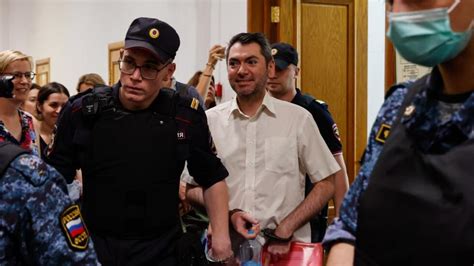 Сопредседатель движения «Голос» Григорий Мельконьянц арестован на два ...