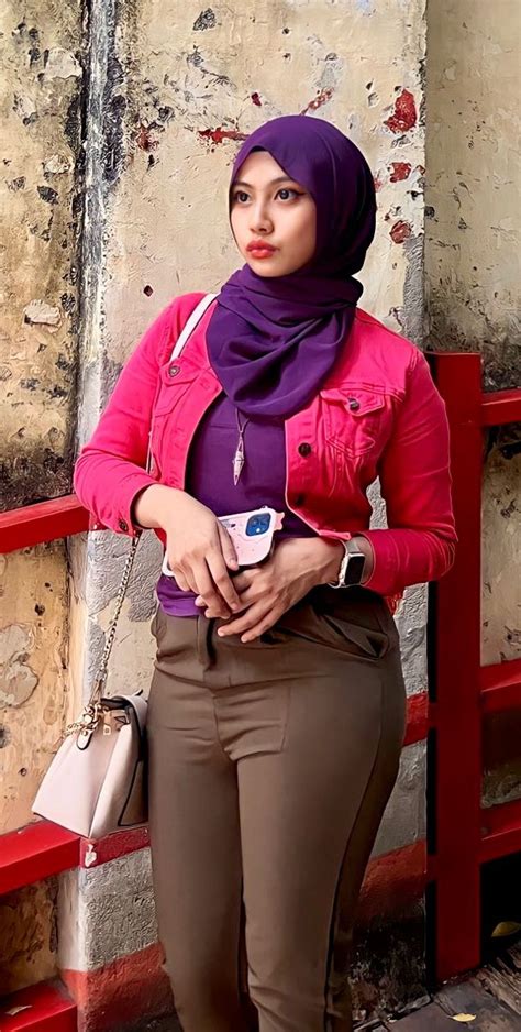 Pin On Beauty In 2024 Curvy Women Outfits Muslim Women Hijab Curvy