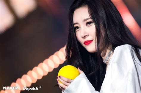 6 айдолов, которые выглядят без макияжа намного лучше, чем с ним - K-pop