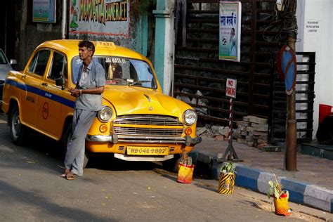 Le Repos Du Taxi Transport Kolkata Calcutta Bengale Occidental