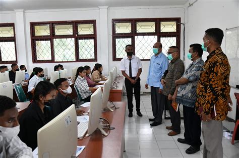 Peserta Ikuti Utbk Snbt Di Pusat Utbk Unimor Universitas Timor