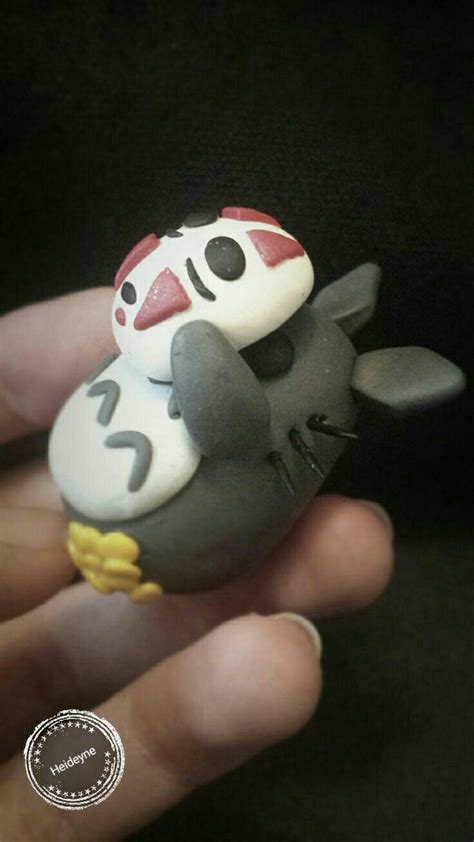 Figurine Fimo Totoro Avec Le Masque D Un Sans Visage Voyage De