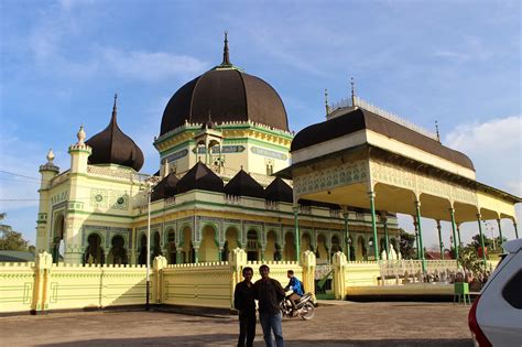 Masjid Azizi Tanjung Pura Langkat Melancong Yuk