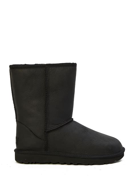 UGG Classic Short Leather in Black | Lyst