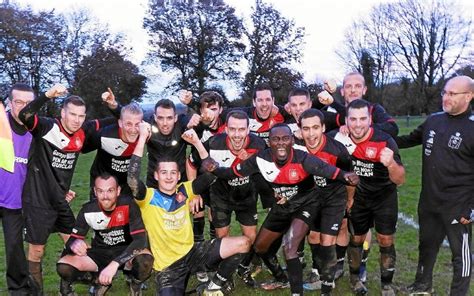 Football LUS Pont Meur remporte le derby Le Télégramme