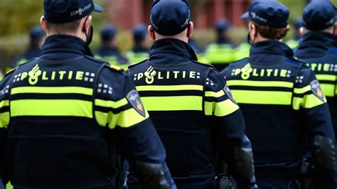 Politie, Politie - Veel wijkteams van de politie zijn structureel