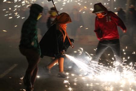 A Os Del Camell De Molins De Rei La Bestia De Fuego M S Madrugadora