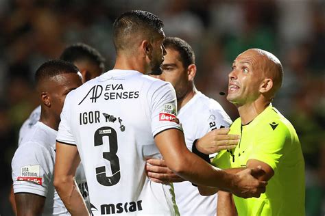 Vizela Pondera Queixa Ap S Arbitragem De Lu S Godinho Em Chaves