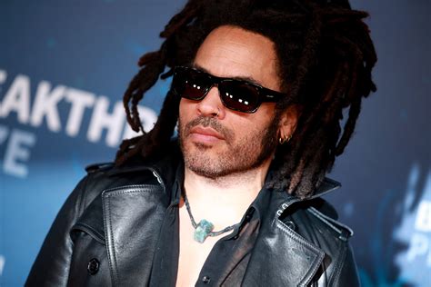 Lenny Kravitz Says The Secret Of His Youthfulness Is Eating Raw Vegan