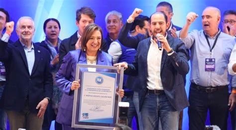 X Chitl G Lvez Recibe Constancia Como Candidata Presidencial Del Pan