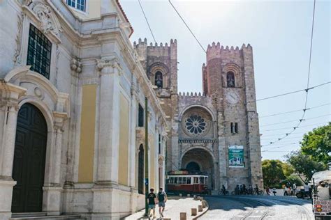 Lissabon Oude Stad Tuk Tuk Tour Getyourguide