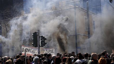 Athen und Thessaloniki Erneut Proteste in Griechenland nach Zugunglück