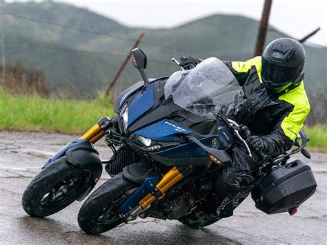 2019 Yamaha Niken GT First Ride | Cycle World