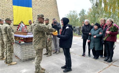 Жив у Бучі, загинув під Бахмутом: під Києвом прощались із захисником ...