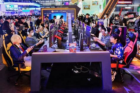 今年chinajoy，boe京东方做了场电竞直播，用的是中国标准的高刷屏 科技行者