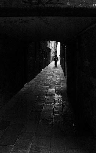 25 Spooky and Creepy Black and White Photos | Light Stalking