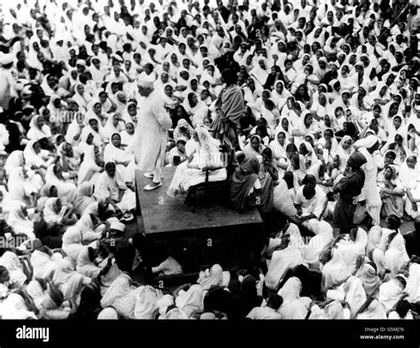 Pandit motilal nehru 1861 1931 hi-res stock photography and images - Alamy