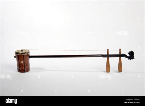 Erhu. Chinese 2 stringed instrument Stock Photo - Alamy