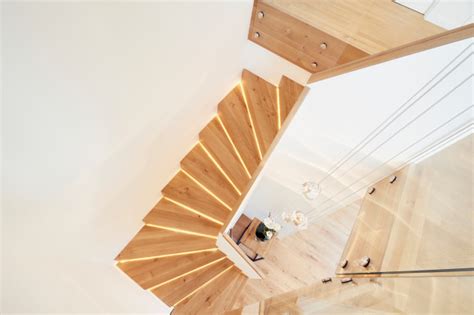 Faltwerktreppe Mit Verdeckter Beleuchtung Contemporary Staircase