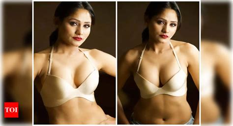 Shweta Sharma Oozes Oomph In An Off White Lingerie Bhojpuri Movie News Times Of India