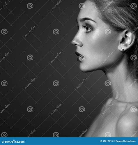 Jeune Femme Blonde Belle Fille Blonde Photo Stock Image Du Cheveu Magnifique